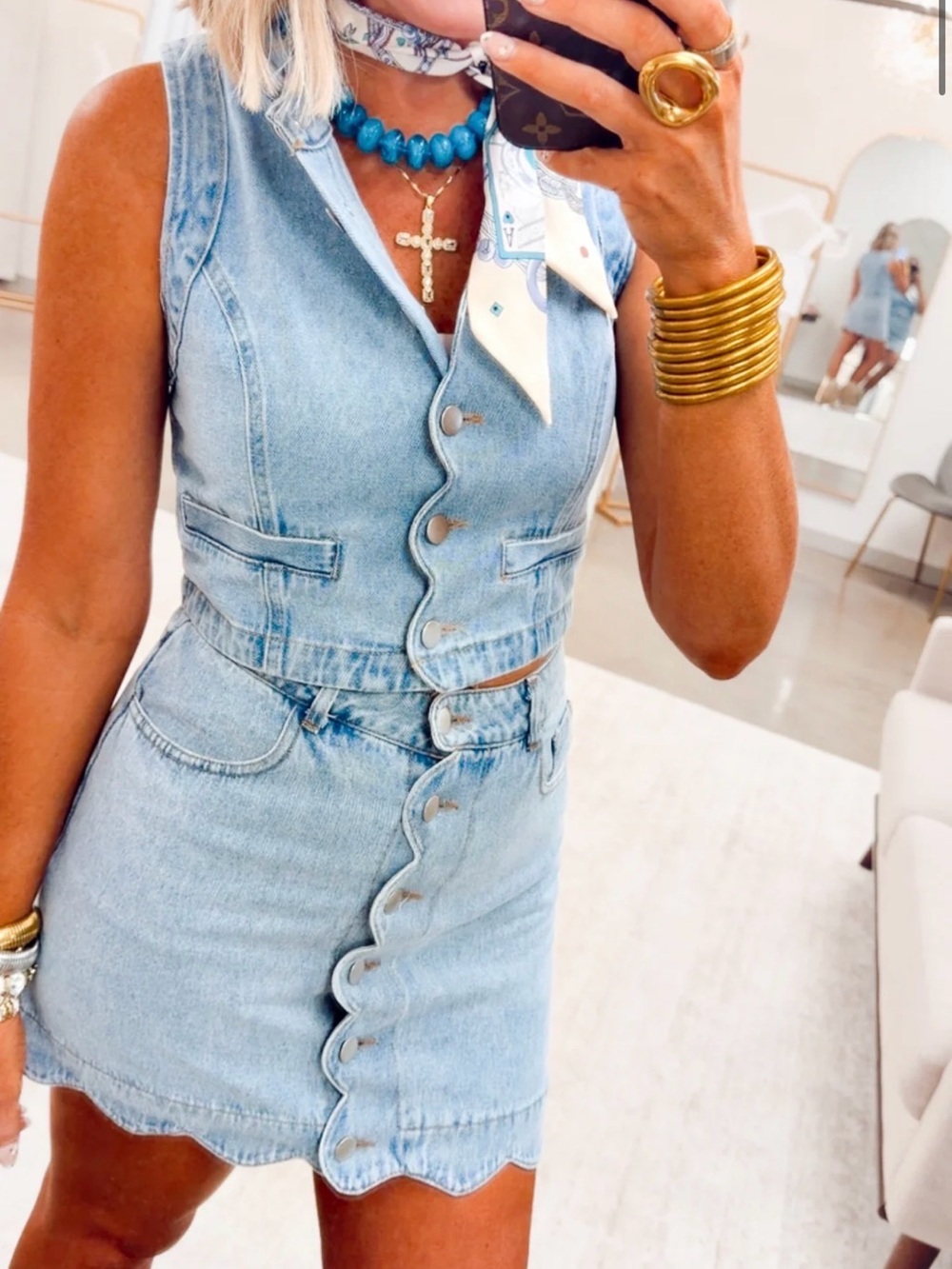 Women's Light Blue Denim Scallop-Edge Jeans Skirt